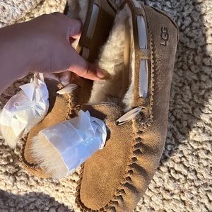 Ugg moccasin size 6, no box